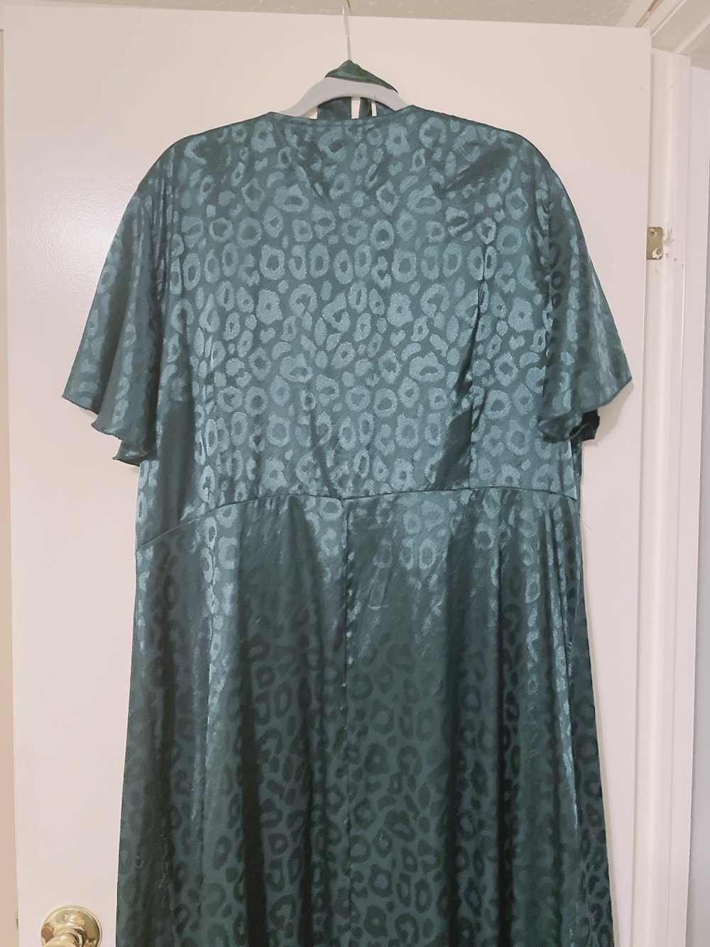 Simplee Apparel Emerald Green High-Low Wrap Dress with Tie Waist Size 3X - Picture 9 of 10